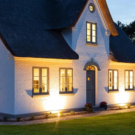 Hanjes Kapitaenshaus Nebel