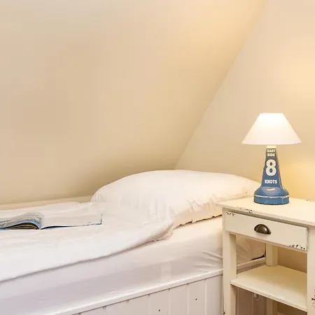 Hanjes Kapitaenshaus Holiday home *